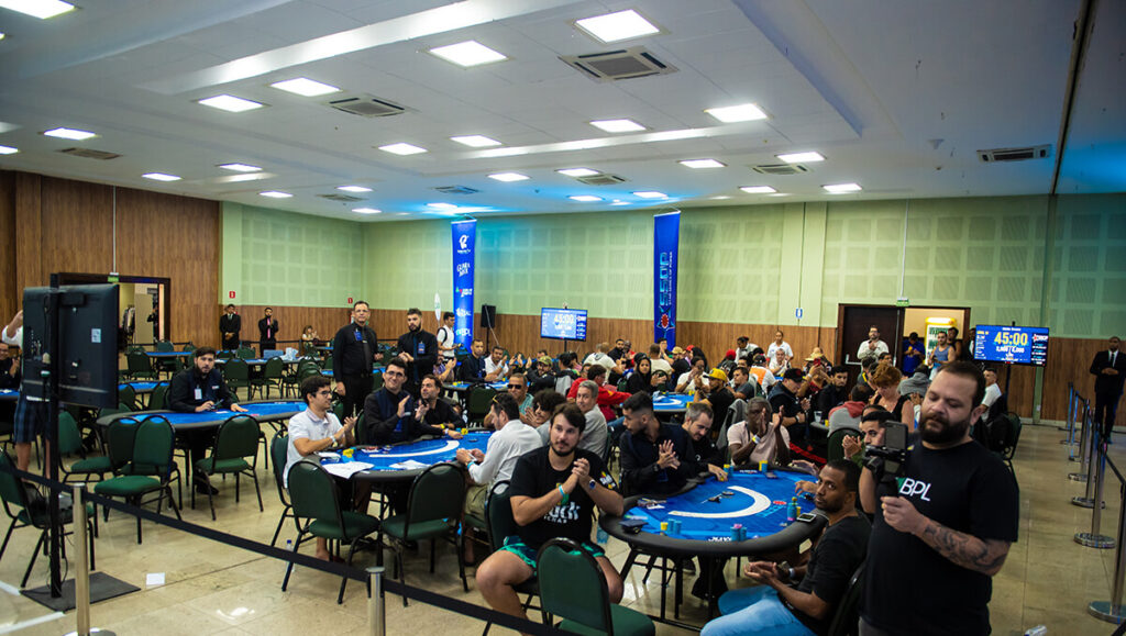 2º dia do Maior Torneio de Poker de Salvador no Gran Hotel Stella Maris : o SSOP - Star Series of Poker